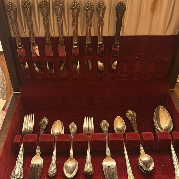 Alvin Chateau Rose Sterling Silver Flatware and chest - Picture 1 of 1